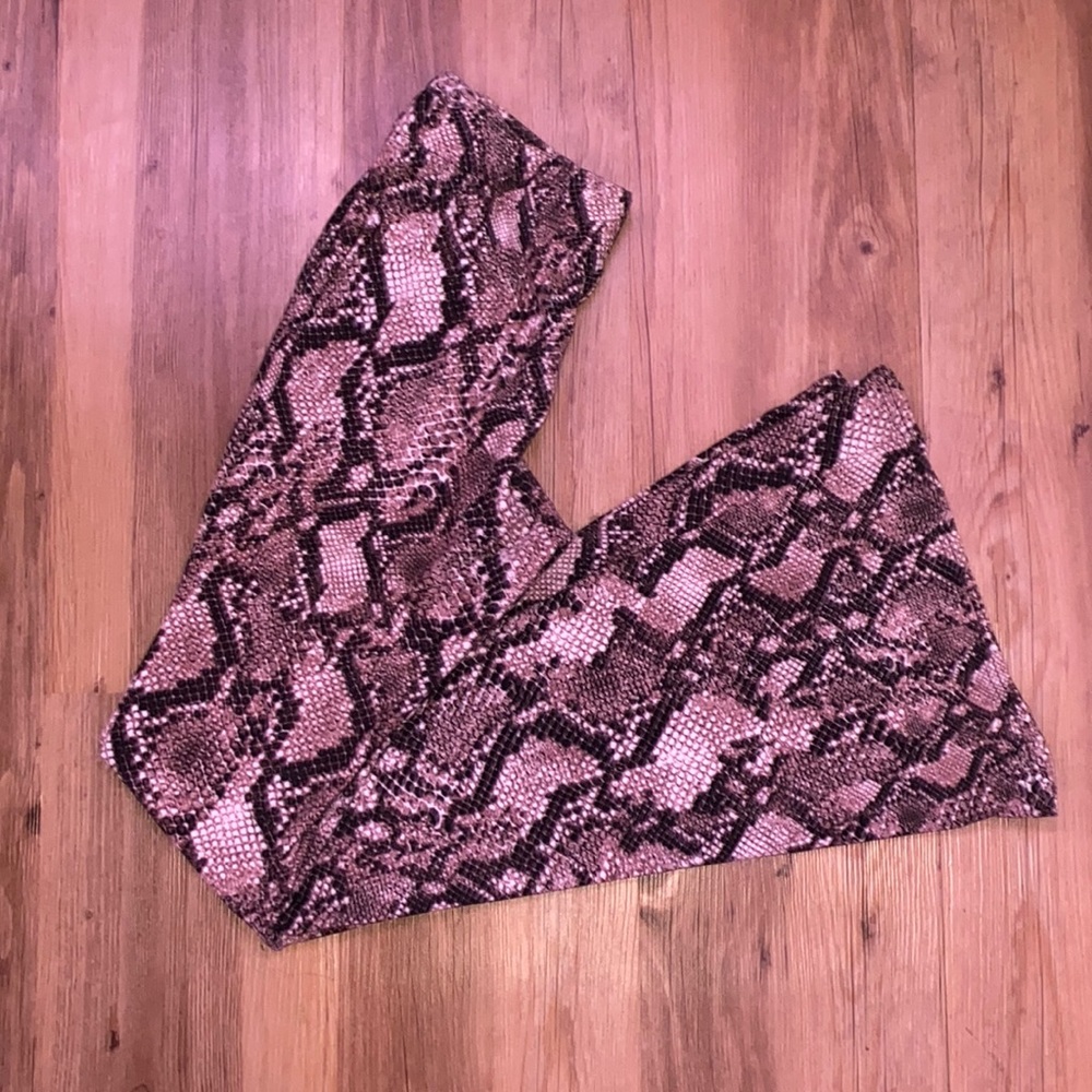 Snakeskin flare leggings